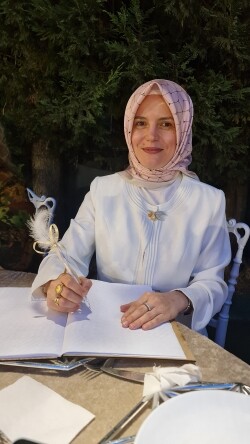 Öznur Çolakoğlu Cam